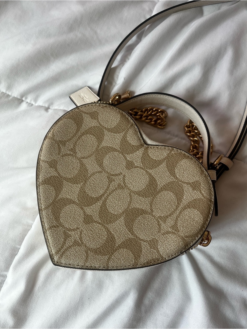 Coach Khaki/Chalk Signature Heart Crossbody with Gold Chain - Picture 2 of 6